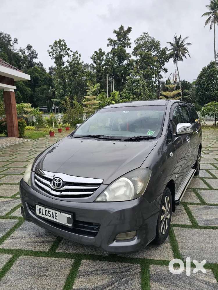 Toyota Innova 2012 Diesel Well Maintained Orginal Kerala Vehicle