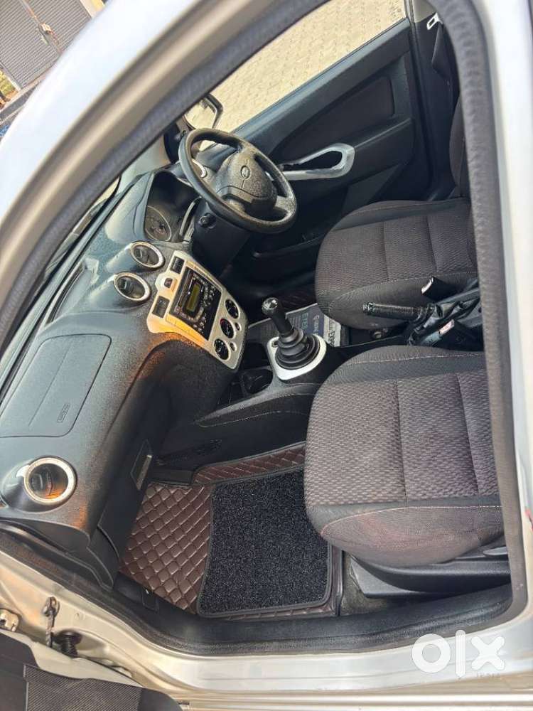 Ford Figo, 2011, Petrol