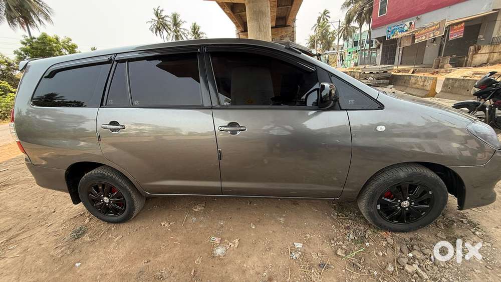 Toyota Innova Diesel 2011