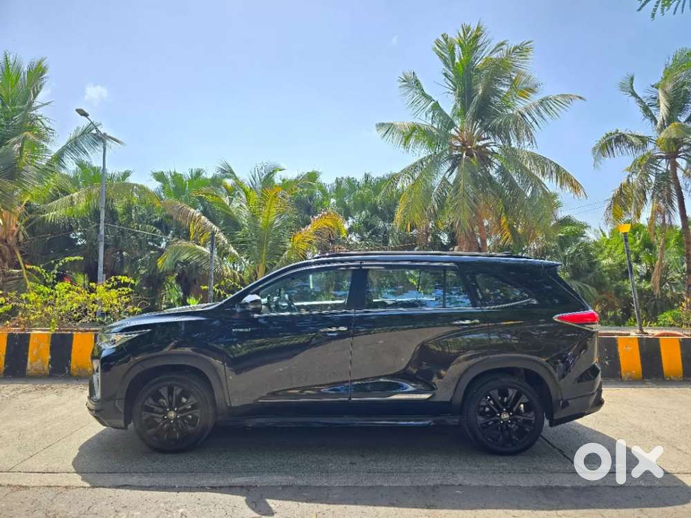Toyota Innova Hycross 2.0 Zx (o) Hybrid 7 Str, 2024, Petrol
