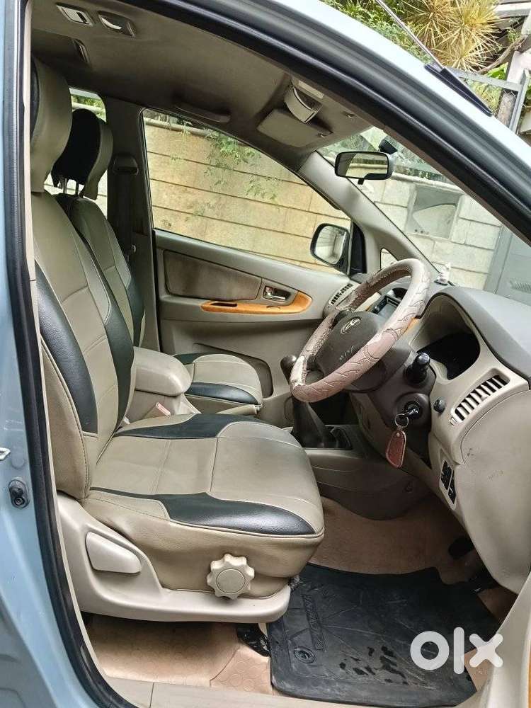 Toyota Innova 2.5 Ev Ps 7 Str Bs-iii, 2011, Diesel