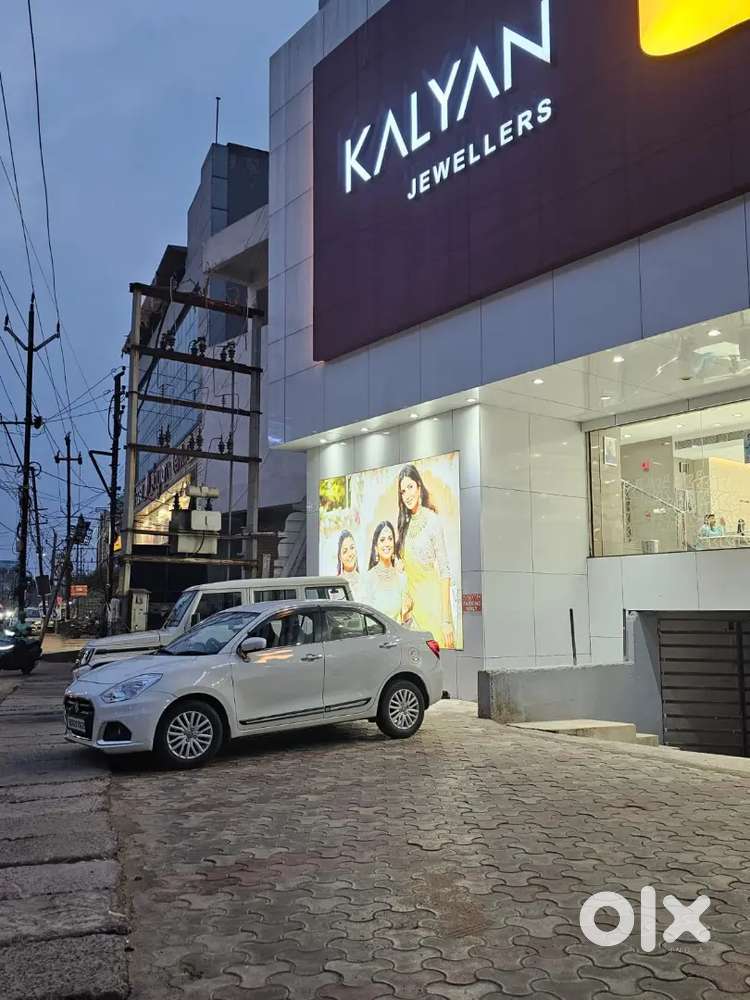 Top Notch Condition 25+ Mileage
Manual  Touchscreen, System And Gps