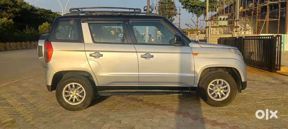 Mahindra Tuv 300 T8 Top End Showroom Maintained 2017 Model