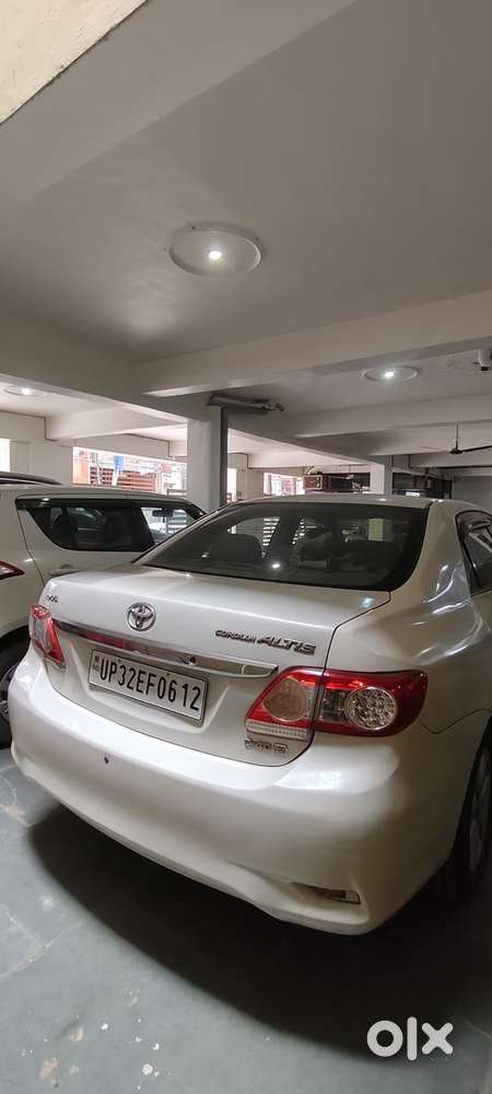 Toyota Corolla Altis 2012