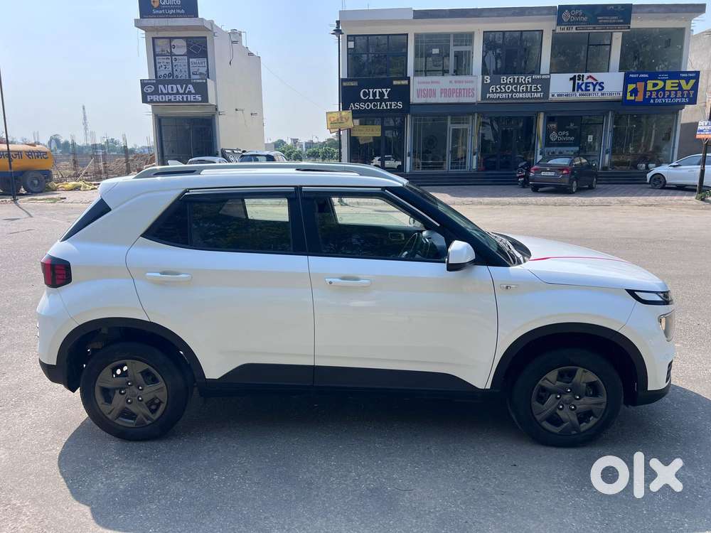Hyundai Venue, 2024, Petrol