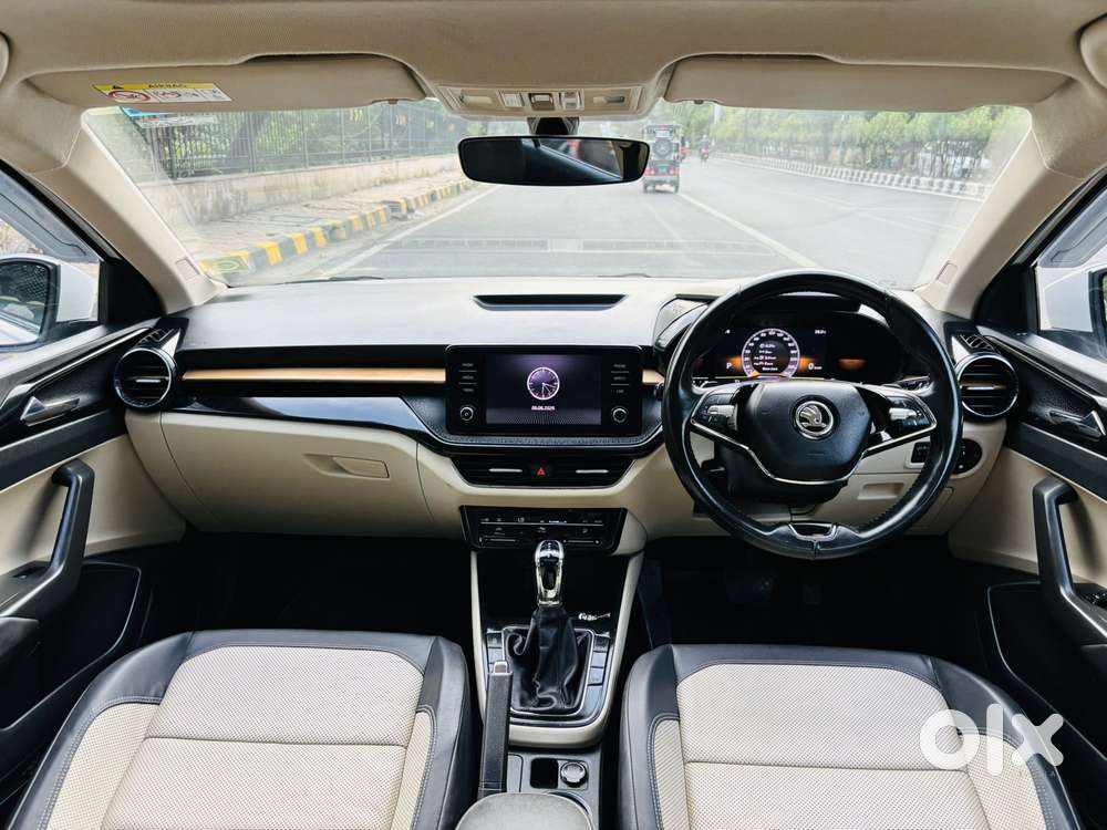 Skoda Slavia Style 1.0l Tsi At, 2023, Petrol