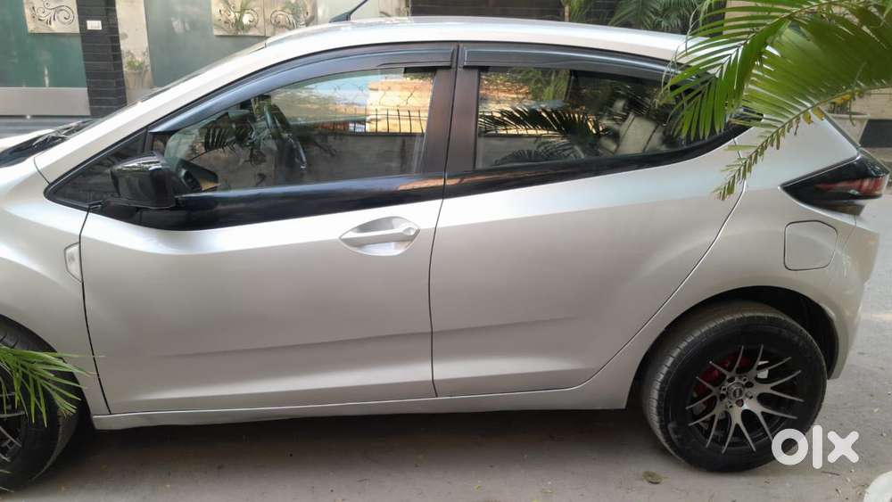 Tata Altroz 1.2 Xm Plus, 2020, Petrol