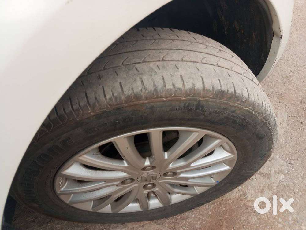 Maruti Suzuki Swift Dzire Amt Zxi, 2018, Petrol