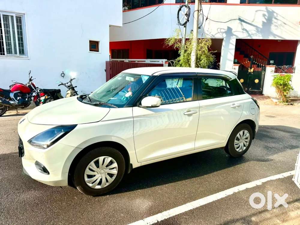 Maruti Suzuki Swift Vxi, 2024, Petrol