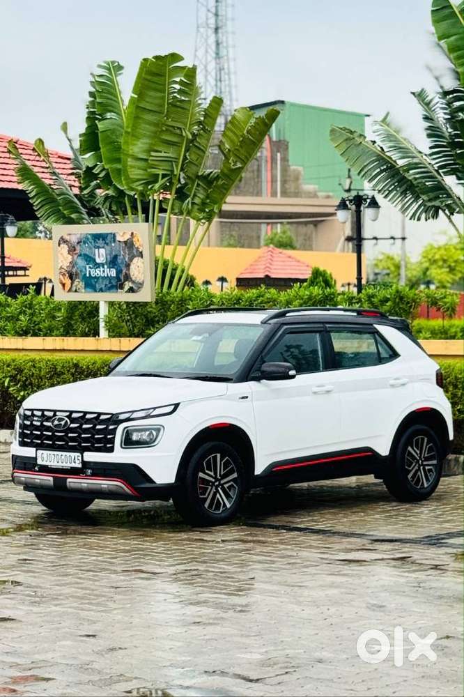 Hyundai Venue, 2023, Petrol