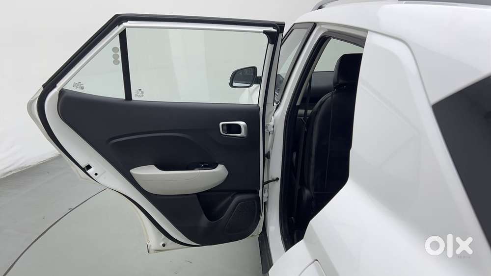 Hyundai Venue 1.2 S (o), 2024, Petrol