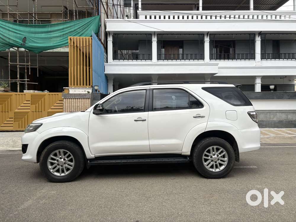 Toyota Fortuner 4x2 Manual, 2014, Diesel