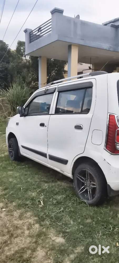 White Colour (with Alloy Wheels)