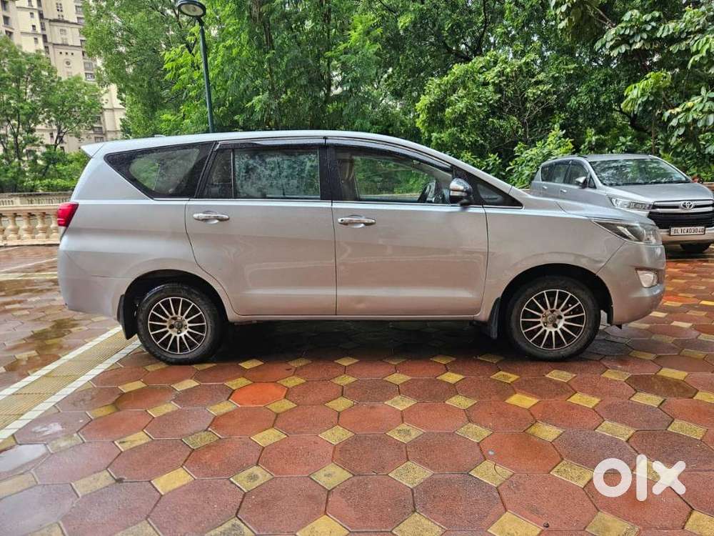 Toyota Innova Crysta 2.8z Automatic, 2016, Diesel