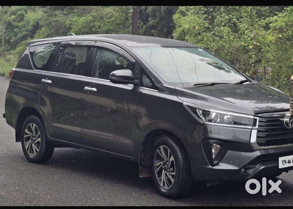 Toyota Innova Crysta 2.7 V, 2022, Petrol