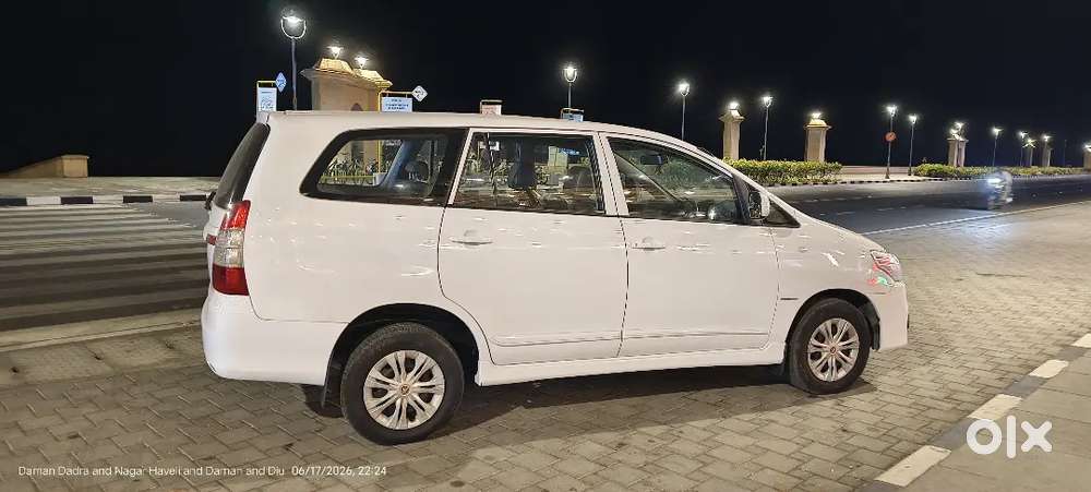 Toyota Innova 2015 Diesel 126000 Km Driven