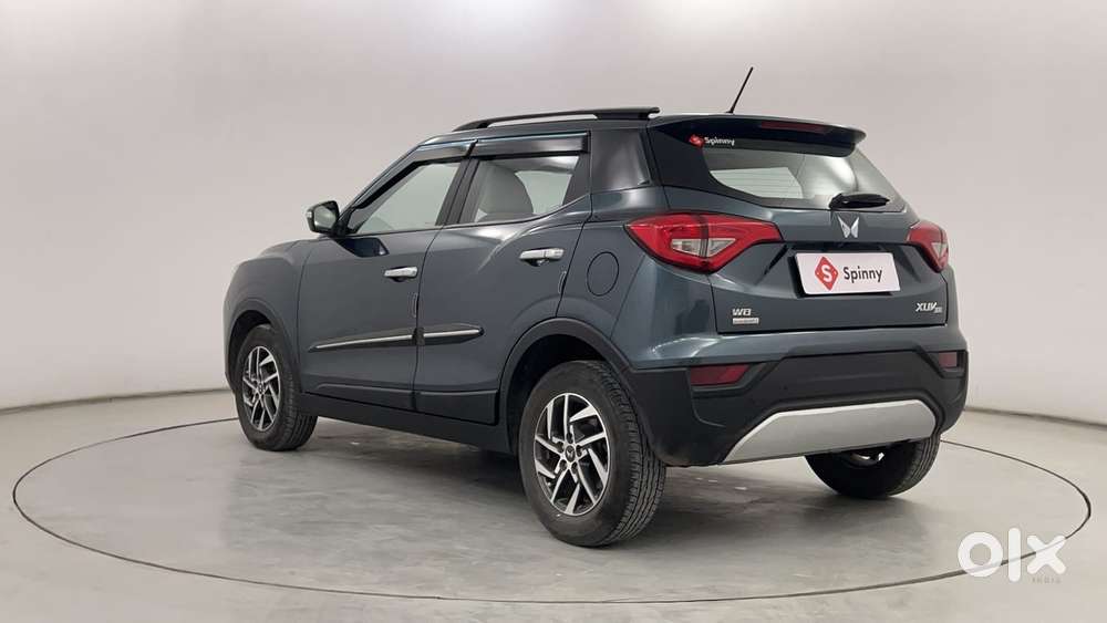 Mahindra Xuv300 1.2 W8 (o) Amt Petrol, 2022, Petrol