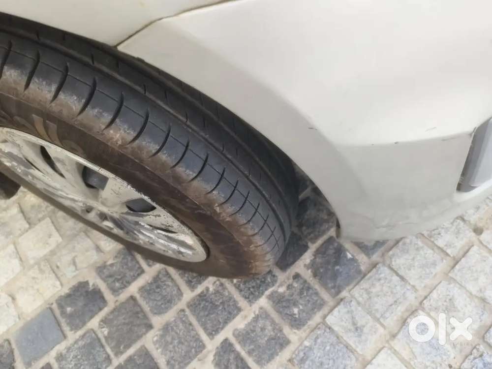 Maruti Suzuki Swift Dlx 2012