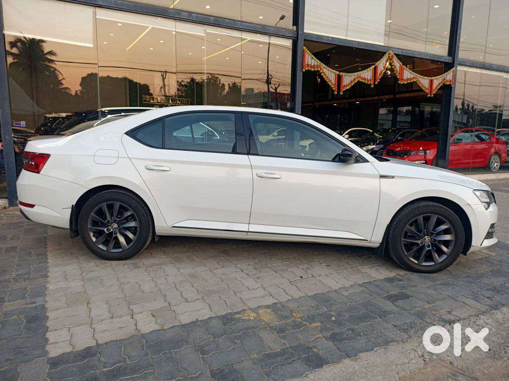 Skoda Superb, 2021, Petrol