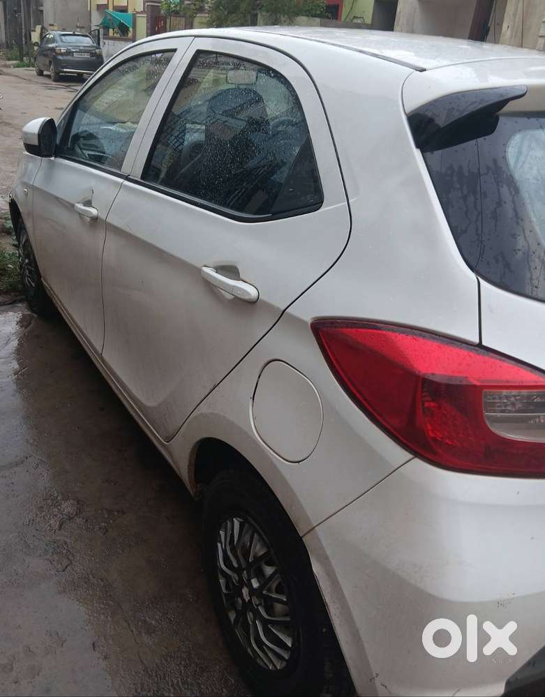 Tata Tiago 2018 Rhythm Petrol