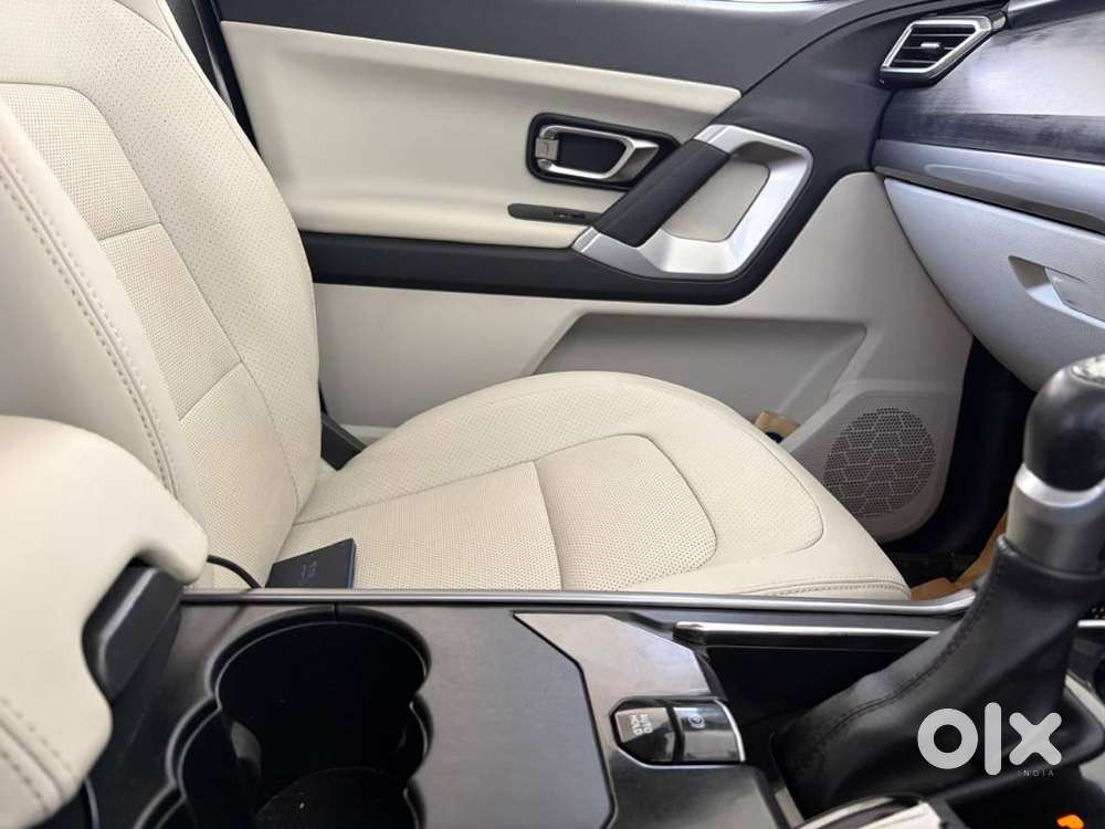 2023 Tata Safari Xza+