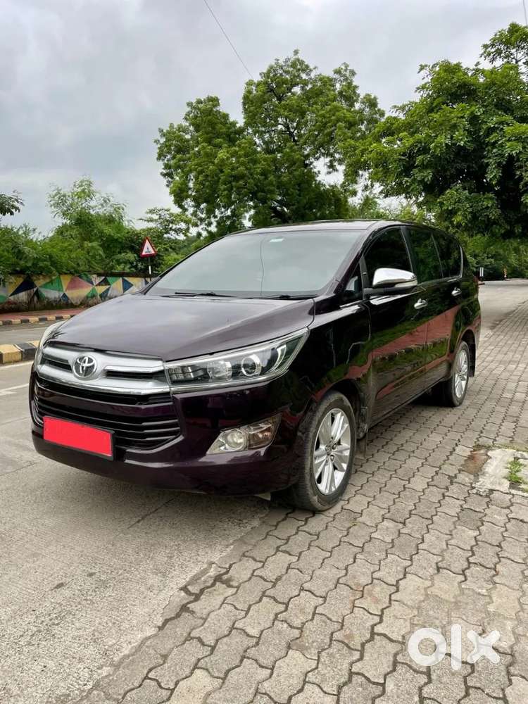 Toyota Innova Crysta 2.8 Zx At 7 Seater, 2016, Diesel