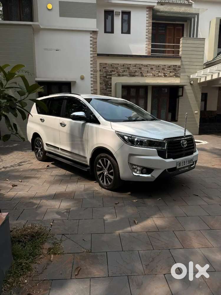 Toyota Innova Crysta 2023 Diesel 27000 Km Drive