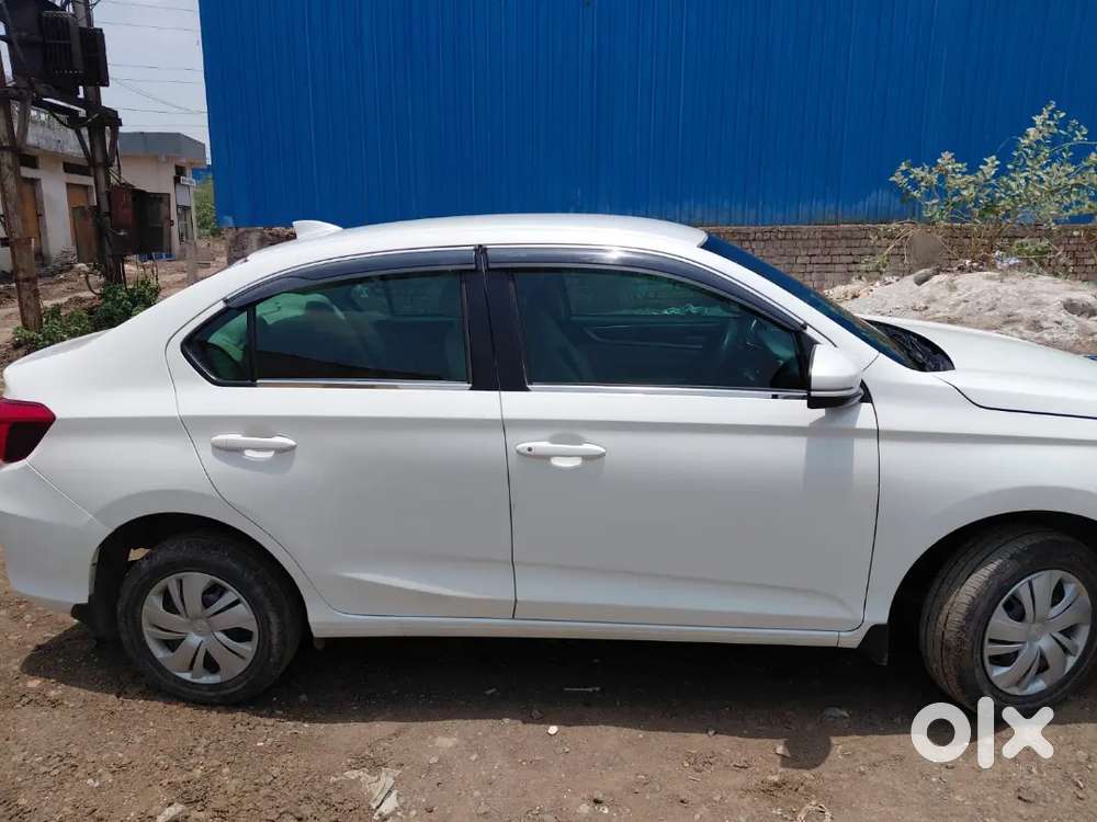 Honda Amaze 2024 Petrol 30000 Km Driven