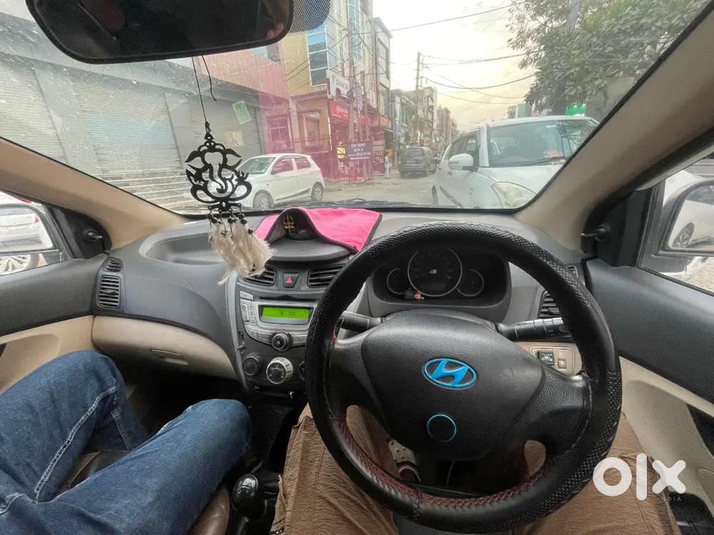 Hyundai Eon 2012 सीएनजी और अन्य 32 Km Driven