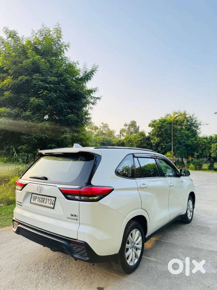 Toyota Innova Hycross 2.0 Vx Hybrid 7 Str, 2023, Petrol