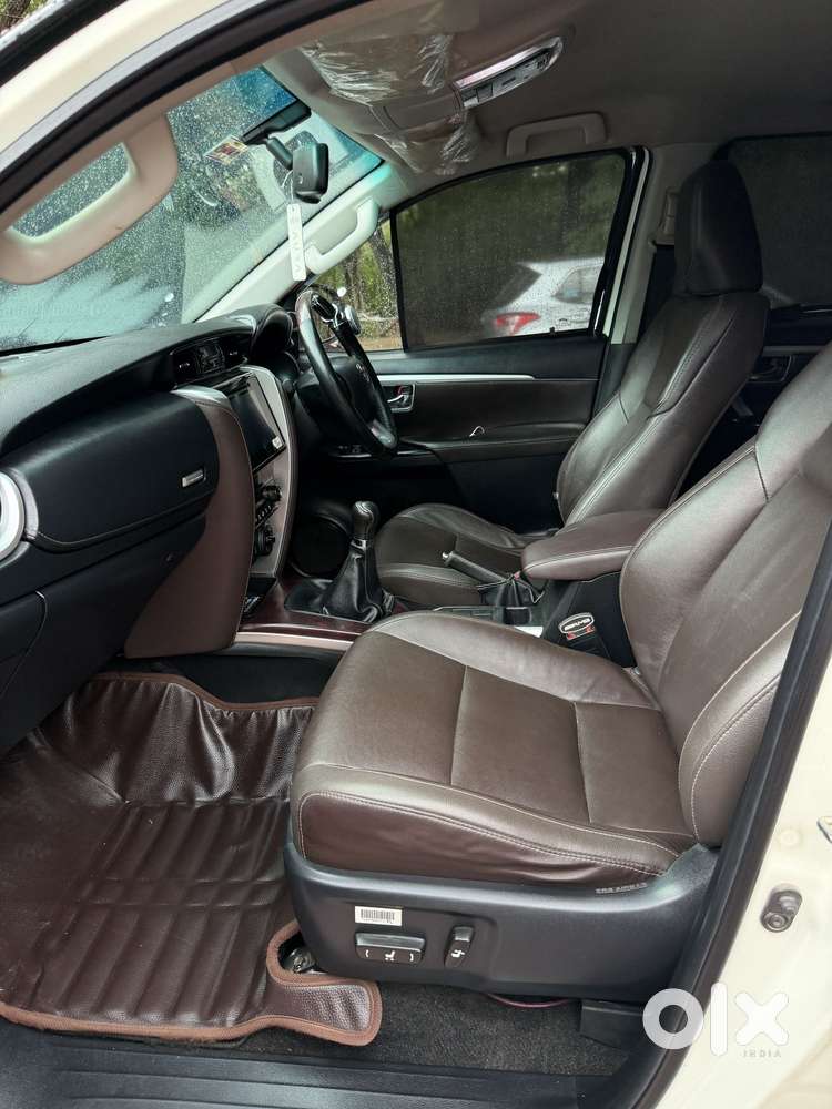 Toyota Fortuner 4x4 Manual Limited Edition, 2019, Diesel
