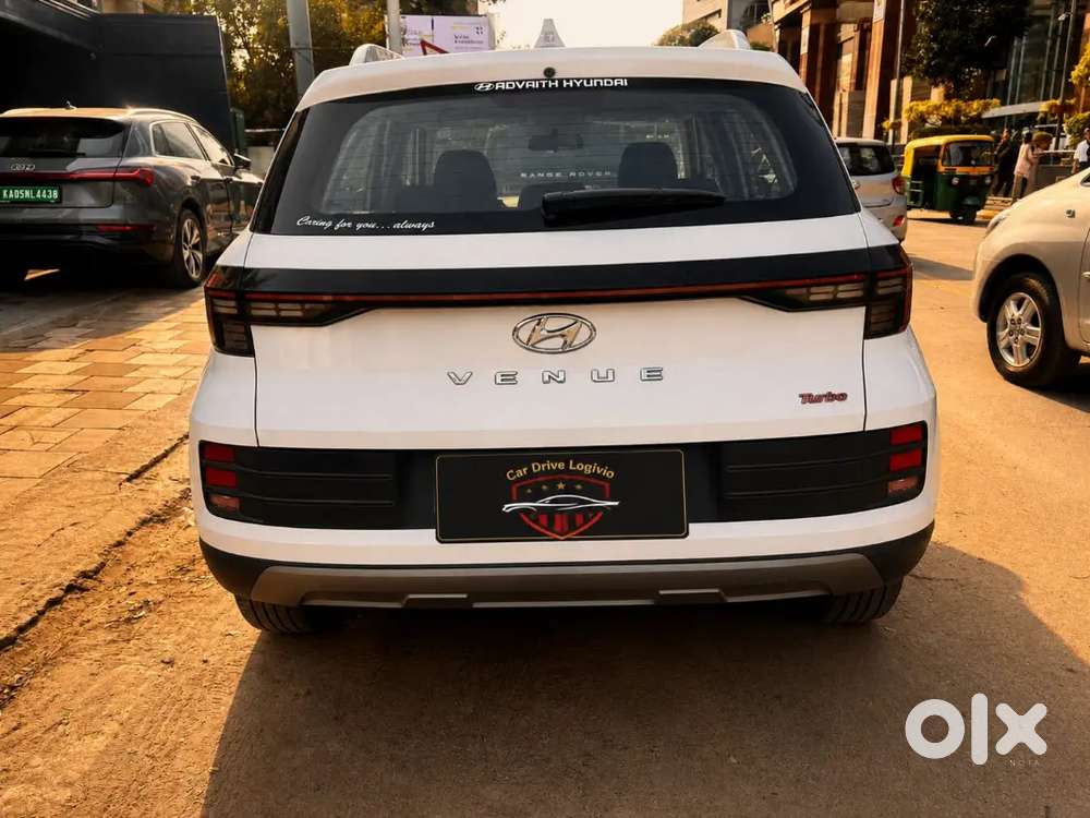 Hyundai New Venue 2024 Petrol Well Maintained
