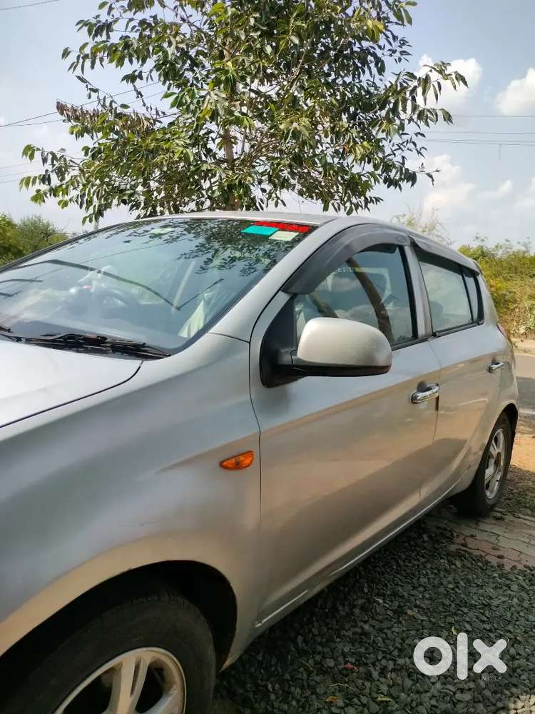 Hyundai I20 Asta 2009 Sunroof With 8 Airbags