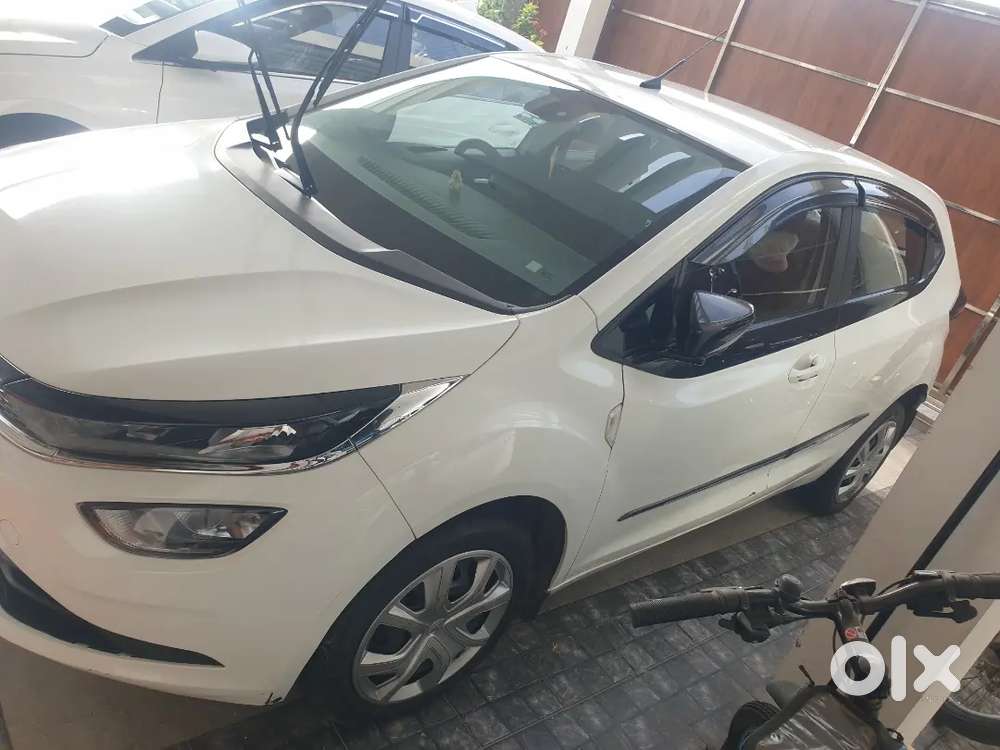 Tata Altroz 2023 Petrol Dct