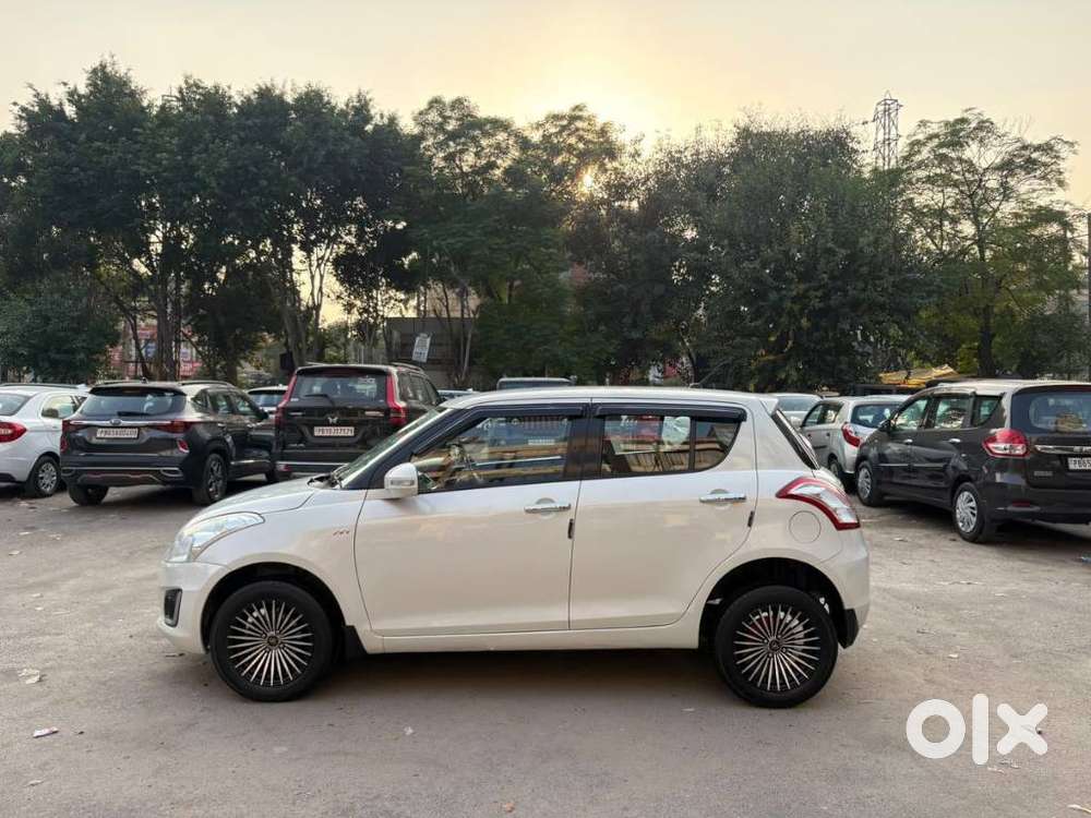 Maruti Suzuki Swift Vxi + Manual, 2016, Petrol