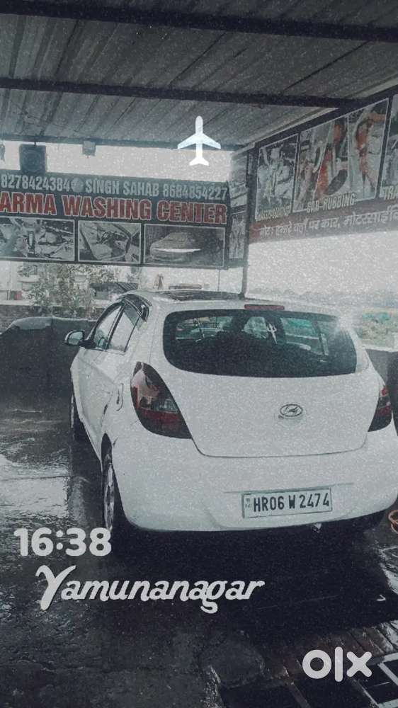 I20 White Color Koi Dikt Ni Hai Only Passing Khtm Hai