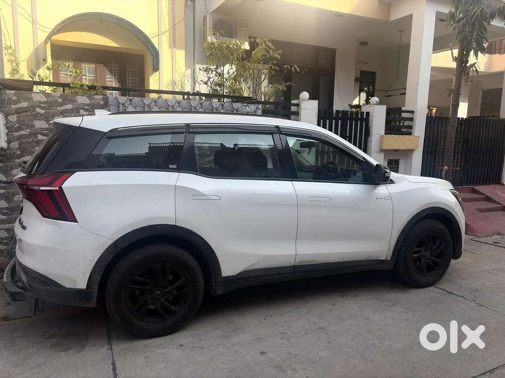 Mahindra Petrol Car 2022