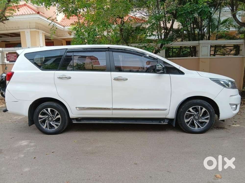 Toyota Innova Crysta 2.4 G Mt, 2022, Diesel