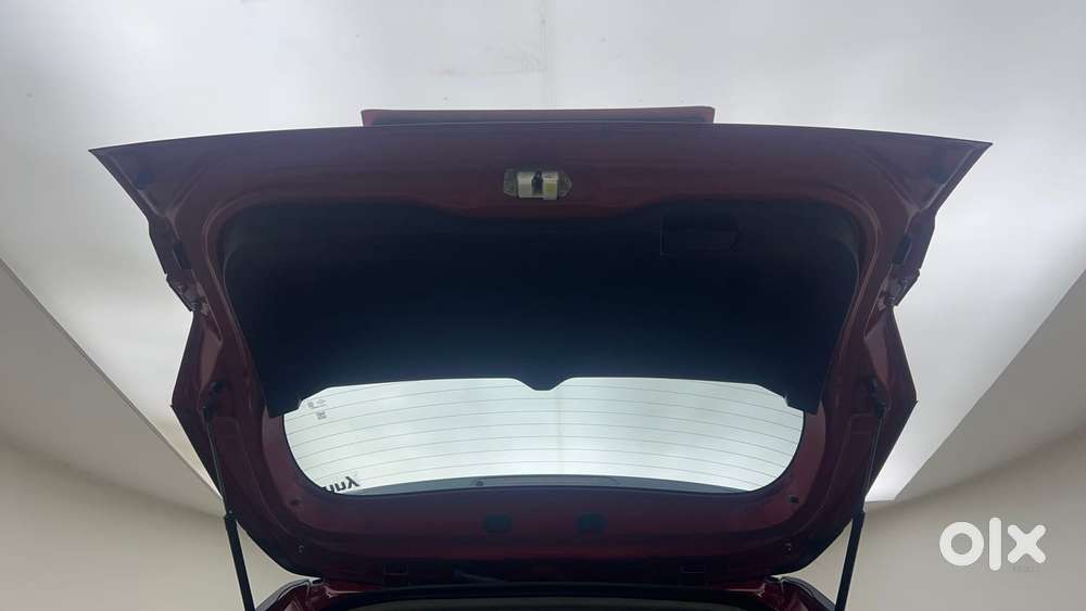 Maruti Suzuki Vitara Brezza 1.5 Zxi Plus At Dual Tone, 2022, Petrol