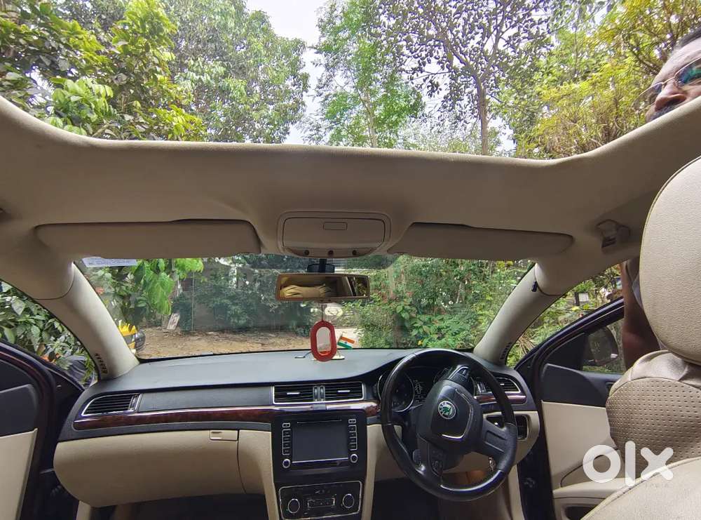 Skoda Superb 2009 Petrol 96000 Km Driven