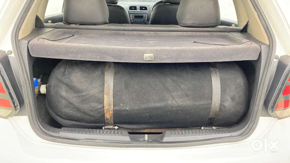 Volkswagen Polo Petrol Highline 1.2l, 2013, Cng & Hybrids