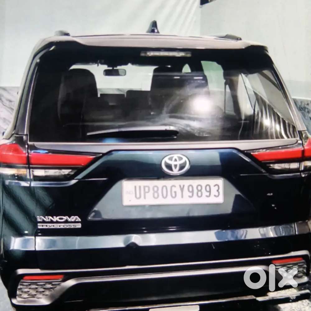 Toyota Innova Hycross 2024 Petrol 10500 Km Driven