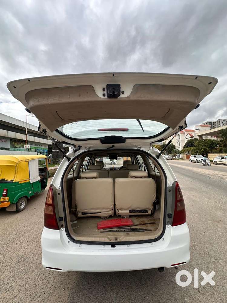 Toyota Innova 2.5 G (diesel) 8 Seater, 2006, Diesel