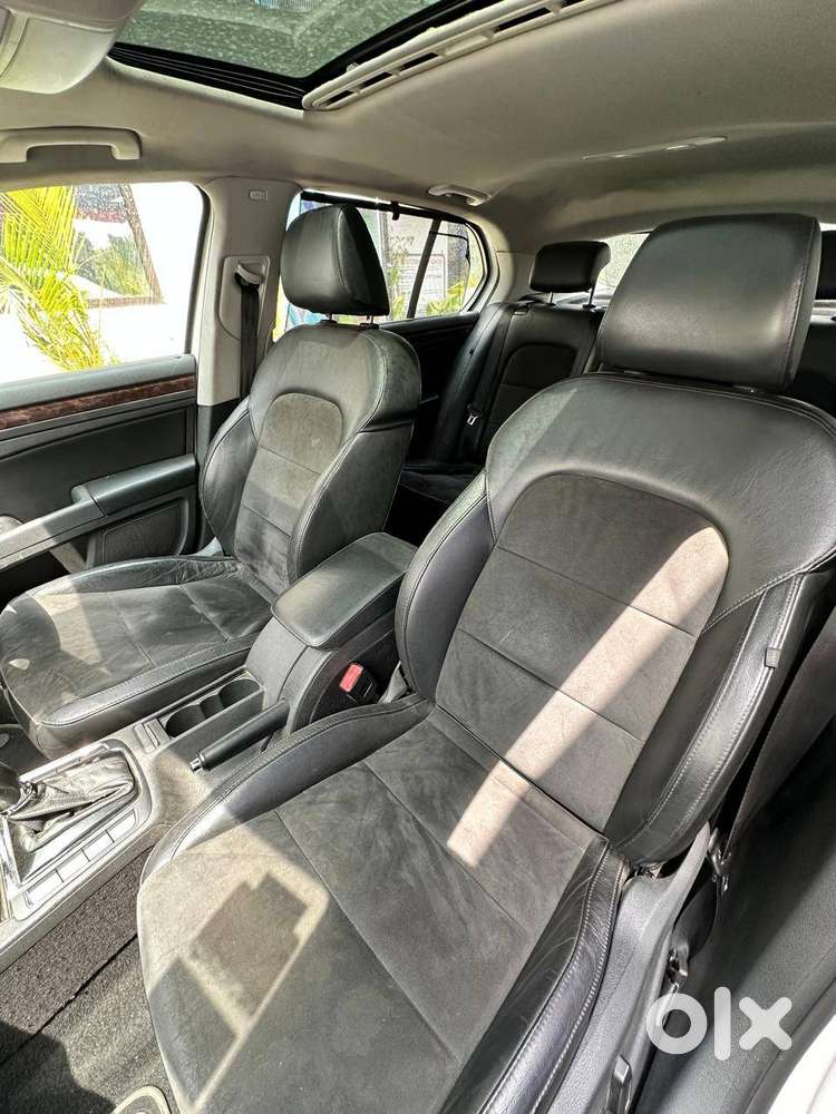Skoda Superb 2015 Petrol 95000 Km Driven