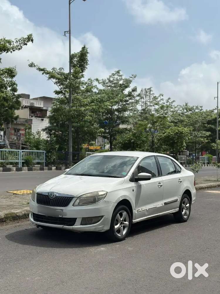 Skoda Rapid Elegance 2012