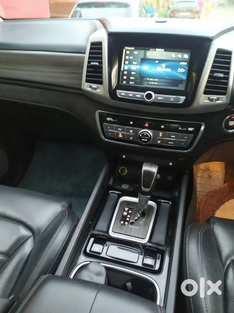 Mahindra Alturas G4 Automatic