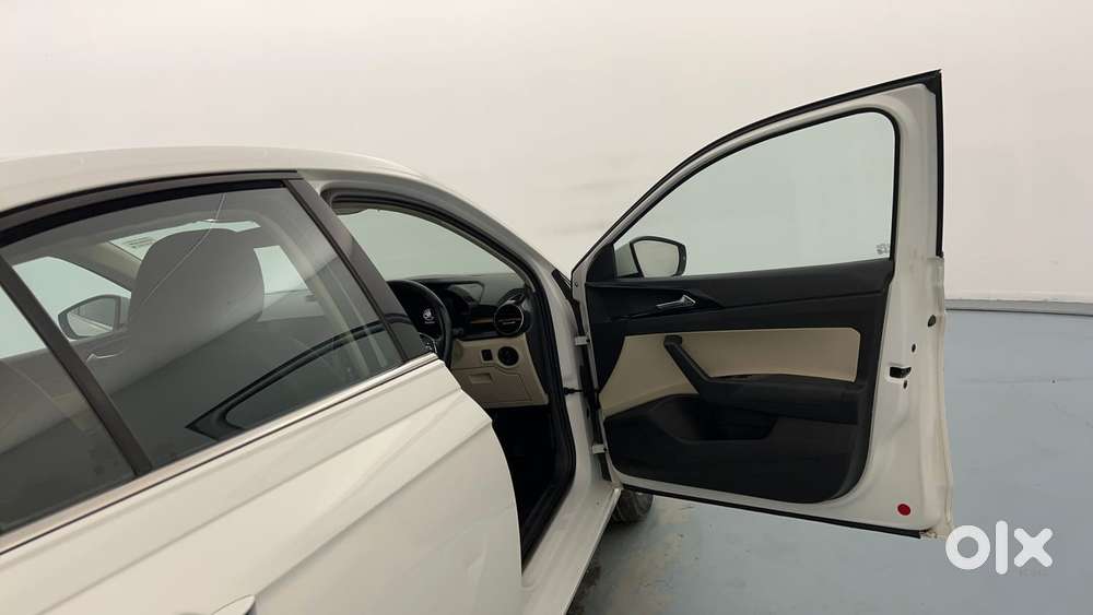 Skoda Slavia Style 1.0l Tsi At, 2022, Petrol