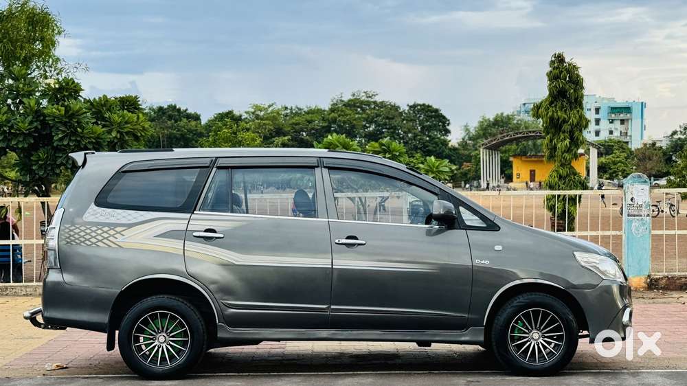 Toyota Innova 2.5 Gx 7 Seater Bs Iv, 2014, Diesel