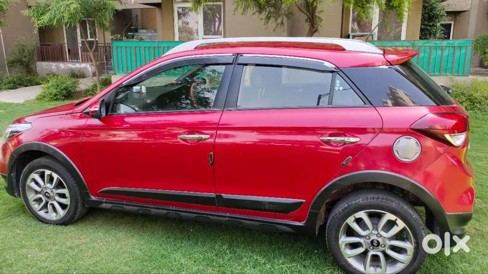 Hyundai I20 Active 2015 Cng, 116999 Km Personal Driven