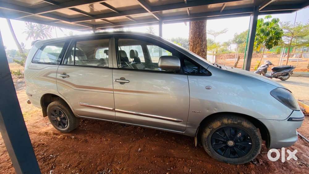 Toyota Innova Petrol 2005